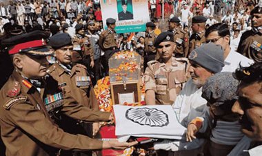 Sirohi: ग्रेनेडियर कमल किशोर का सैन्य सम्मान के साथ किया गया अंतिम संस्कार, सीने में दर्द के बाद हुई थी मौत