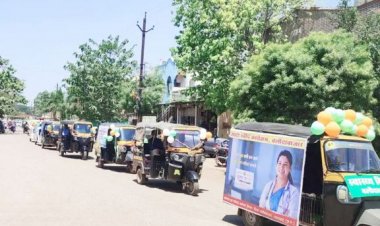 मतदान के लिए जागरूक करने 151 ऑटो चालकों के साथ निकले कलेक्टर