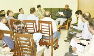 एयरपोर्ट की आवश्यक व्यवस्थाओं और विकास कार्यों पर चर्चा