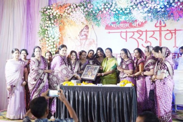 ब्राह्मण सभी समाज को शास्त्र सम्मत ज्ञान की प्रेरणा देते हैं-गोमती