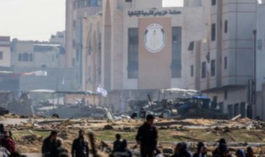 एक्टर विनीत चौधरी ने मुंबई के शनि देव मंदिर में की आरती, कहा- इससे मन को शांति मिलती है