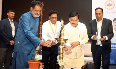 मुख्यमंत्री डॉ. मोहन यादव ने बेंगलुरु में इन्टरेक्टिव सेशन ऑन इन्वेस्टमेंट अर्पोच्यूनिटिज इन मध्यप्रदेश का दीप जलाकर शुभारंभ किया।