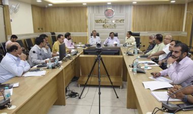 जल जीवन मिशन के कार्य को गुणवत्ता के साथ पूर्ण करें – कमिश्नर