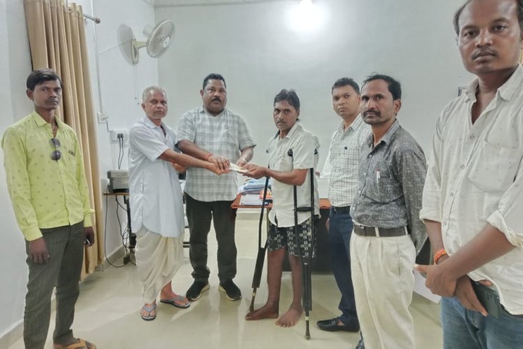 मुख्यमंत्री विष्णुदेव साय की पहल के बाद महज 6 घंटे में मिला 58 हजार रुपए की सहायता राशि : पीड़ित जयराम ने कहा सीएम हो तो ऐसा, सोचा भी नहीं था की इतना जल्दी मुझे मिल जायेगी सहायता राशि