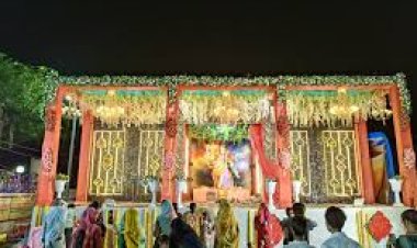 माता के दर्शन के लिए उमड़ रही भक्तों की भीड़:शहर में कई स्थानों पर सजी झांकियां, अलग-अलग रूप में विराजीं मां आदिशक्ति