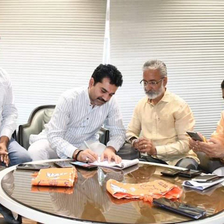 जनप्रतिनिधियों ने ली बीजेपी की सक्रिय सदस्यता:विधायक मेंदोला बोले- सदस्य बनना देश की आत्मा से जुड़ने जैसा