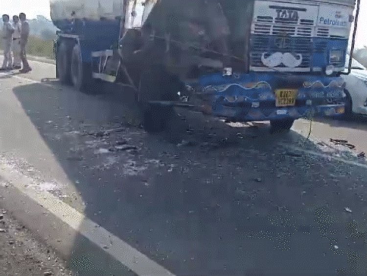 उज्जैन में कार और टैंकर में टक्कर, 4 की मौत:ड्राइवर का शव निकालने काटनी पड़ी गाड़ी; अजमेर से जियारत कार लौट रहे थे