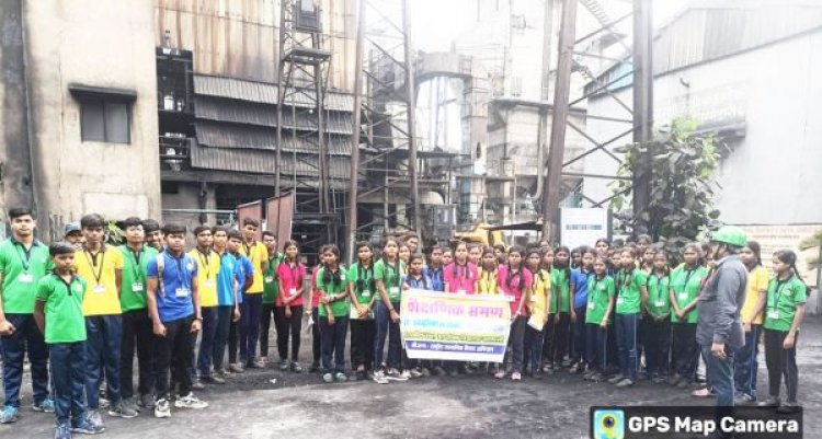विद्यार्थियों ने पावर प्लांट का किया औद्योगिक भ्रमण