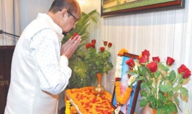 डेका ने भारत रत्न डॉ. हजारिका को किया नमन'