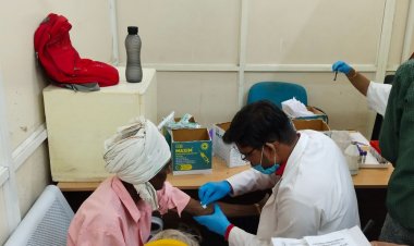 दतिया में डेंगू के 141 केस सामने आए:पिछले 15 दिनों में 20 नए मरीज, लोग बोले- लार्वा सर्वे में निभाई जा रही औपचारिकता