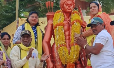 बालाघाट में ने मनाई वीर बिरसा मुंडा की जयंती:नपा अध्यक्ष बोलीं- देश और समाज के लिए वीर बिरसा मुंडा का त्याग अविस्मरणीय