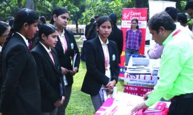 उच्चस्तरीय शिक्षा संग रुचि अनुसार करियर चुनने ज्ञान गंगा में मार्गदर्शन