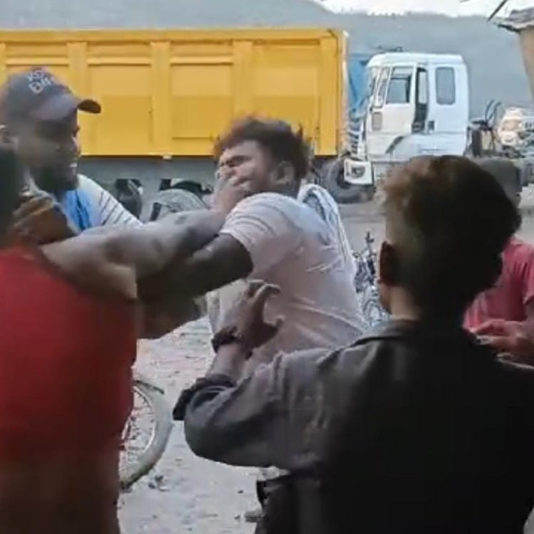 दुकान लगाने को लेकर चले लात-घूंसे, सामान भी फेंका​​​​​​​:दबंग ने साथियों के साथ मिलकर दुकानदार को पीटा, थाने में शिकायत