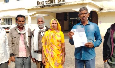 सरपंच-सचिव पर मनमानी का आरोप:उप सरपंच सहित 12 पंचों ने कलेक्टर से की शिकायत; जांच की मांग