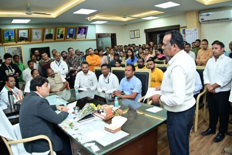 अधिकारी- कर्मचारी एकता संघ ने अपनी 7 सूत्रीय मांगों को लेकर महापौर, सभापति, नेताप्रतिपक्ष, आयुक्त को ज्ञापन सौंपा