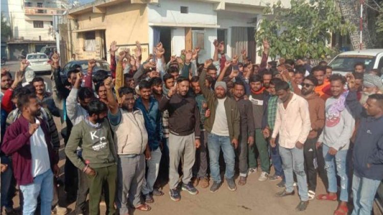 नगर निगम के कचरा गाड़ियों के ड्राइवर हड़ताल पर, इधर शहर की सफाई और पेयजल आपूर्ति व्यवस्था हुई ठप