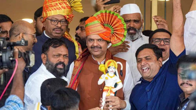 देवा भाऊ फडणवीस आज शपथ ग्रहण समारोह है और समंदर की इस वापसी का जोरदार जश्न मनाया जा रहा
