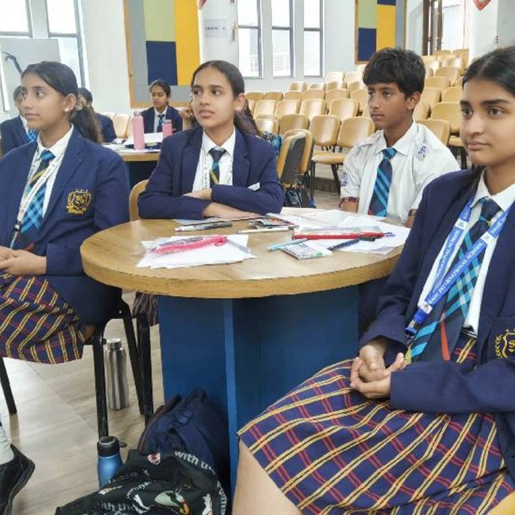 सेज इंटरनेशनल स्कूल भोपाल में युवा सीईओ प्रोग्राम:युवा न केवल व्यवसायिक कौशल विकसित करते हैं, बल्कि नवाचारी सोच को भी मिलेगा बढ़ावा-साक्षी अग्रवाल