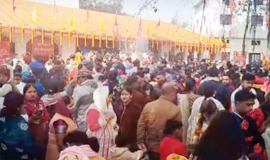 नए साल का उत्साह से स्वागत, मंदिरों में उमड़ी भीड़