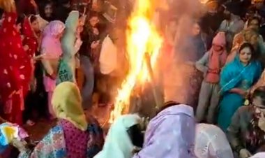 लोहड़ी पर गुरुद्वारे में कीर्तन के बाद हुआ भांगड़ा-गिद्दा:नीमच में सिख समाज के नव दंपती और नवजात के परिवारों ने की परिक्रमा