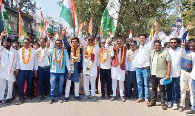 भाजपा-कांग्रेस ने नामांकन रैली में किया शक्ति प्रदर्शन