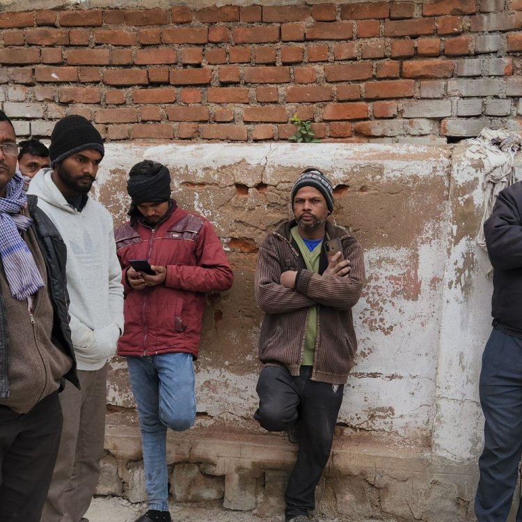 छतरपुर में 15 साल की नाबालिग ने लगाई फांसी:काम से घर लौटे पिता को पंखे से लटका मिला शव, आत्महत्या का कारण अज्ञात