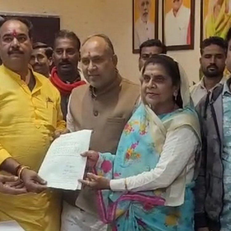 प्रदूषण के कारण शहर से दूर किए जा रहे ईंट-भट्टे:कुम्हार समाज ने महापौर को दिया ज्ञापन; कहा- एक वर्ष का समय दिया जाए