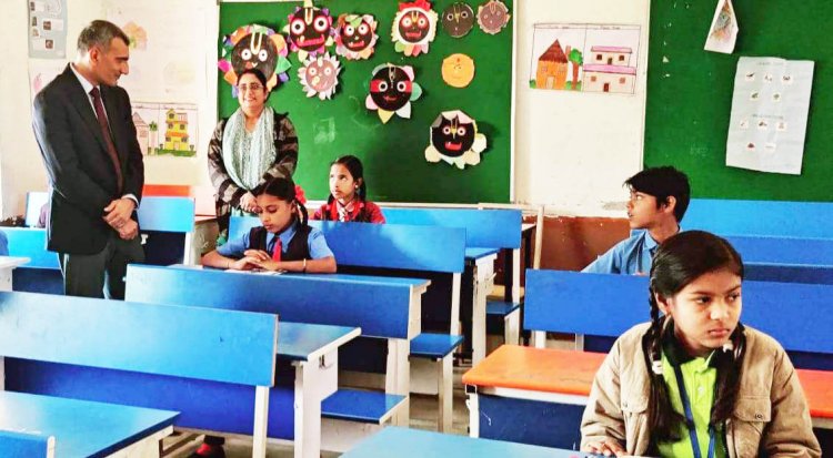 44 केंद्रों में 80 सीट के लिए 6120 ने दी परीक्षा