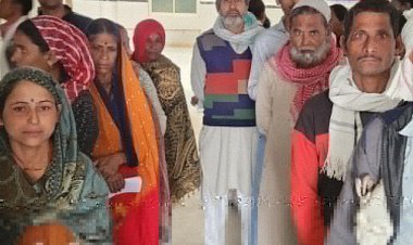 जिला अस्पताल में डेढ़ घंटे खड़े रहे मरीज:समय पर नहीं पहुंचे ड्यूटी डॉक्टर; कलेक्टर ने दिए जांच के आदेश