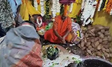 महाशिवरात्रि पर बालाघाट में उमड़ी भक्तों की भीड़:शंकरघाट और महामृत्युंजय घाट पर एलईडी स्क्रीन से दर्शन, वैनगंगा में स्नान के बाद पूजन