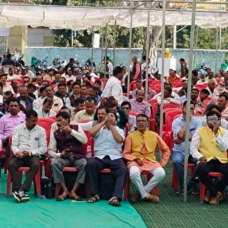 मप्र अधिकारी-कर्मचारी संयुक्त मोर्चा को राहत:सीएम के साथ जीआईएस के बाद बैठक संभव, 51 मांगों पर चर्चा के लिए ओएसडी से हुई सकारात्मक बातचीत