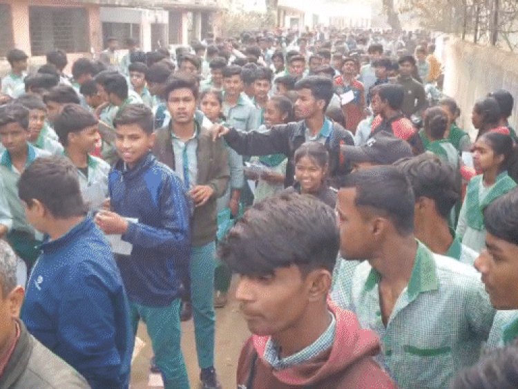 झारखंड बोर्ड 10वीं का पेपर लीक:बोर्ड ने हिंदी, साइंस की परीक्षा रद्द की, 4 लाख स्‍टूडेंट्स का दोबारा एग्‍जाम होगा