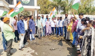 भाजपा सरकार व ईडी का पुतला दहन