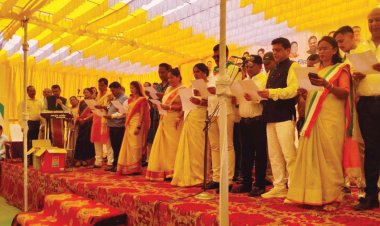 बचेली पालिका के नवनिर्वाचित अध्यक्ष व पार्षदों ने ली शपथ