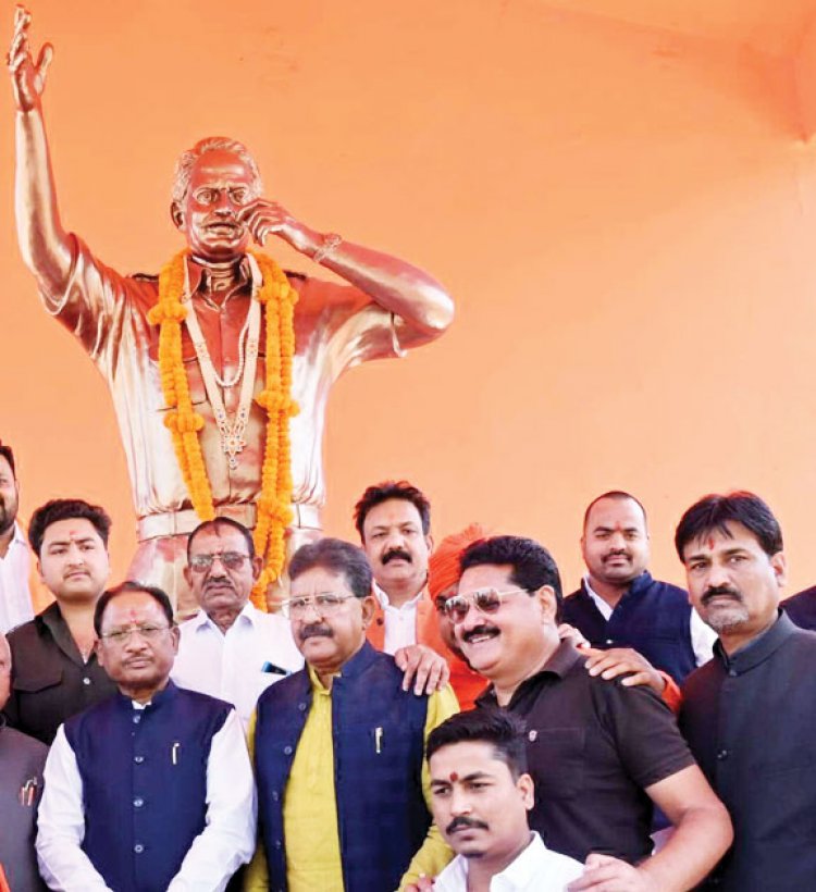 सीएम ने कुमार दिलीप सिंह जूदेव की प्रतिमा पर माल्यार्पण कर किया नमन