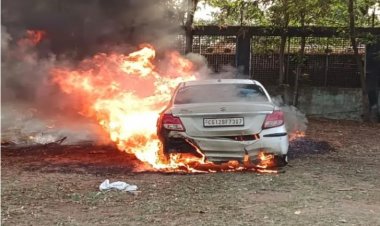 बालको थाना परिसर में खड़ी कार में लगी आग, पुलिसकर्मी की सूझबूझ से टला बड़ा हादसा