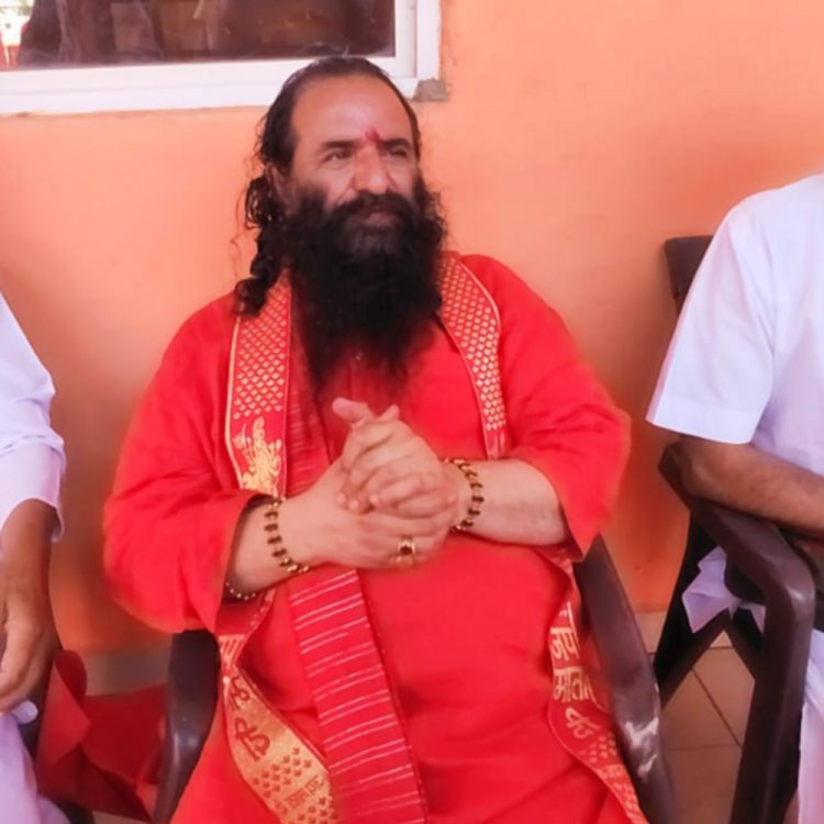 हिन्दू दो नहीं, चार बच्चे पैदा करें:अखाड़ा परिषद अध्यक्ष रविंद्र पुरी महाराज ने की अपील, कहा-सनातन धर्म के लिए संत जरूरी