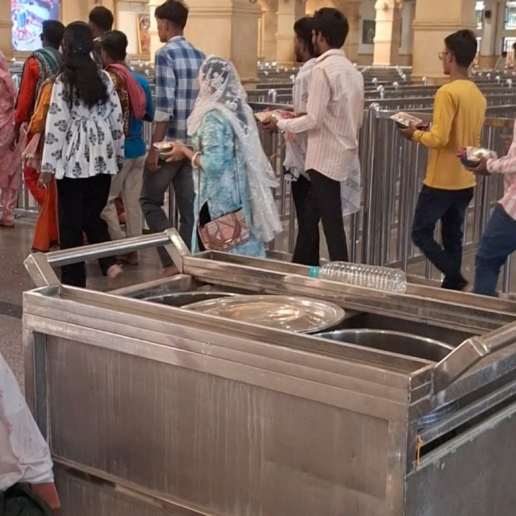 महाकाल मंदिर में श्रद्धालुओं को नहीं मिल रहा पानी:दो घंटे की देरी से आती है सप्लाई, बुजुर्ग और बच्चे सबसे ज्यादा परेशान