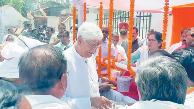 पूर्व डिप्टी सीएम सिंहदेव ने राजीव भवन में सार्वजनिक प्याऊ का किया उद्घाटन