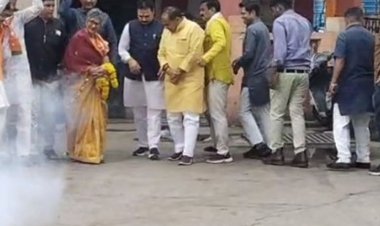 ऑपरेशन सिंदूर के बाद देवास में जश्न:भाजपा कार्यकर्ताओं ने की आतिशबाजी, जिलाध्यक्ष बोले- आगे और भी सकारात्मक परिणाम सामने आएंगे