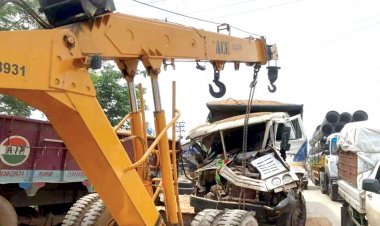 हाइवा-ट्रक में टक्कर, एक ड्राइवर गंभीर