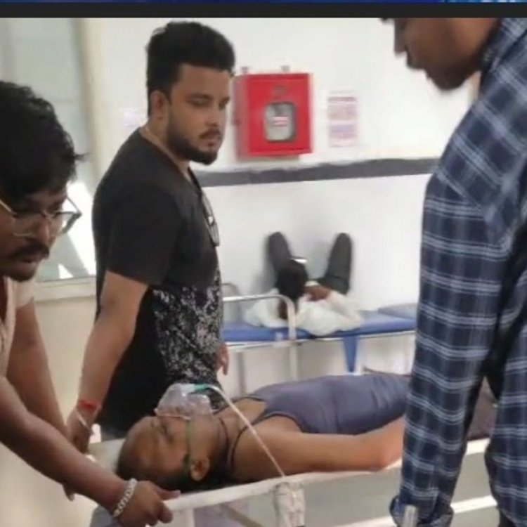 पानी भरने के दौरान पिता-बेटे में विवाद:पंप छीनने से नाराज बेटे ने जहर खाकर लगाई फांसी; डॉक्टर बोले- स्थिति गंभीर