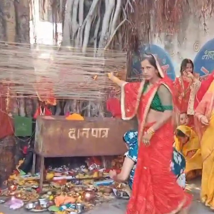 सोमवती अमावस्या पर वट सावित्री व्रत:महिलाओं ने पति की दीर्घायु के लिए की वट वृक्ष की पूजा; सावित्री-सत्यवान की कथा सुनी