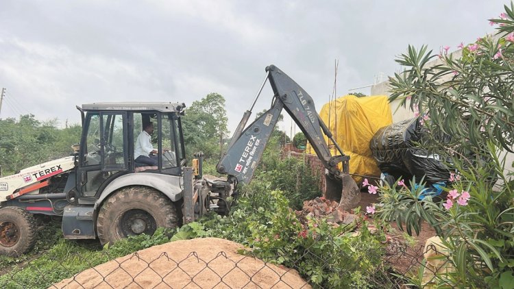 सिंगदई के सरकारी भूमि से हटाया अवैध कब्जा