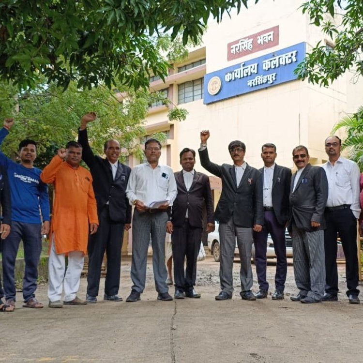 ओबीसी महासभा ने डिप्टी कलेक्टर को सौंपा ज्ञापन:रिक्त पदों पर एससी-एसटी और ओबीसी वर्ग से भरे जाएं