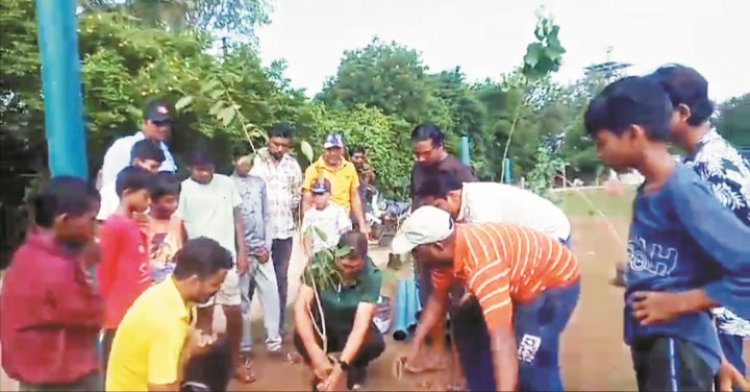 निगम आयुक्त ने छावनी क्षेत्र में किया पौधारोपण