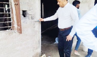 मोतिमपुर में मंडी बोर्ड के निर्माण कार्य का निरीक्षण  गुणवत्ता से समझौता बर्दाश्त नहीं-कलेक्टर