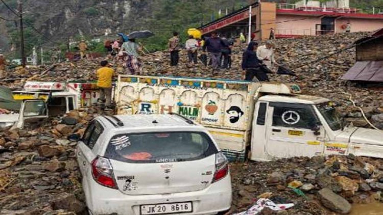 जम्मू-कश्मीर के रियासी में भूस्खलन: 7 शव बरामद, कई लोगों के दबे होने की आशंका