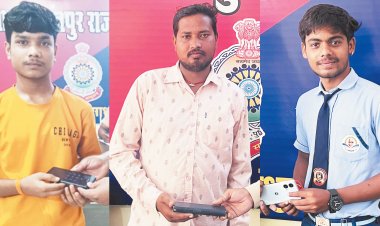 विसर्जन झांकी के दौरान गुम मोबाइल पुलिस ने किया बरामद