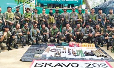 जंगल से नक्सलियों के छिपाए भारी मात्रा में हथियार व विस्फोटक सामान बरामद